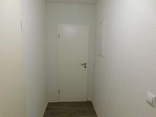 3 Diele mit Abstellkammer