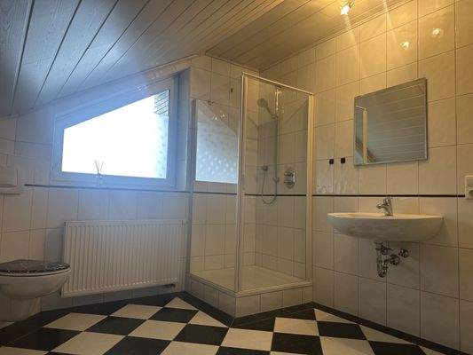 Bad im Dachgeschoss Einheit 2