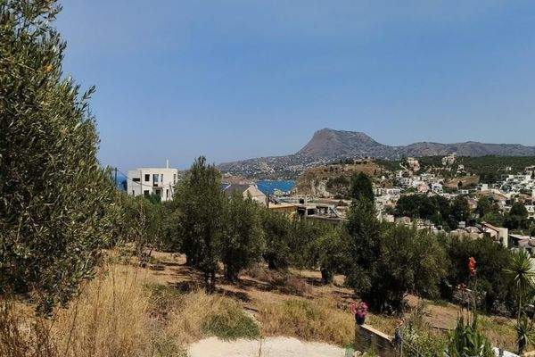 Kreta, Kalyves: Weitläufiges Grundstück mit Meerblick zu verkaufen