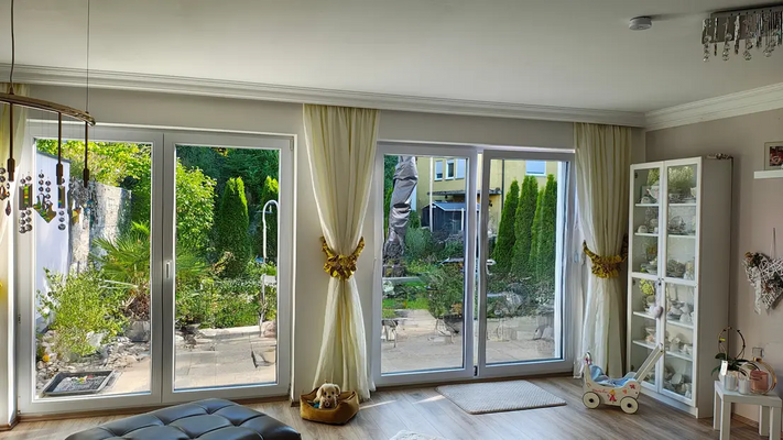 a5f9437b-210a-4f96-a1de-c46865b01472-1945831549