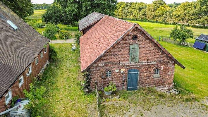 Schweinestall mit anschließendem Schafstall 