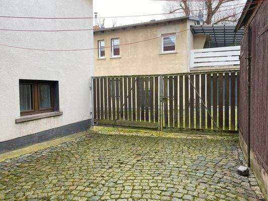 Zufahrt Garage und Scheune