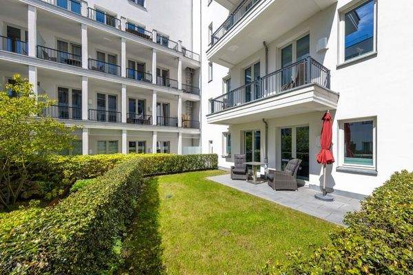 Ruhig und geschützt: Schlafzimmer 1 mit südlichem 