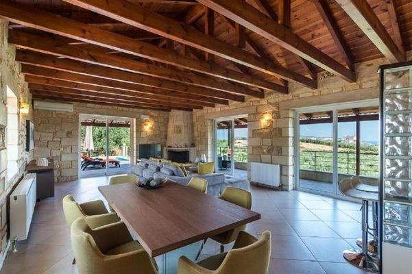 Kreta, Agia Marina: Luxuriöse Steinvilla mit Meer- und Sonnenuntergangsblick zu verkaufen