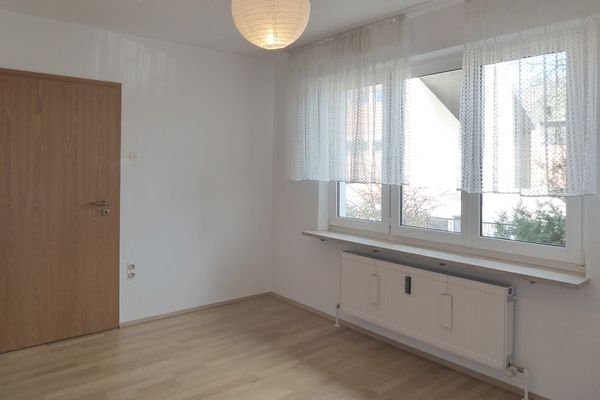 Zimmer im Altbau (EG)