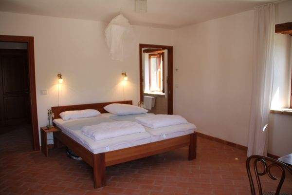 Großzügiges Schlafzimmer