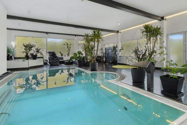 Spa Etage mit Pool + Sauna