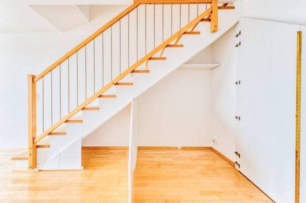 Stauraum unter der Treppe