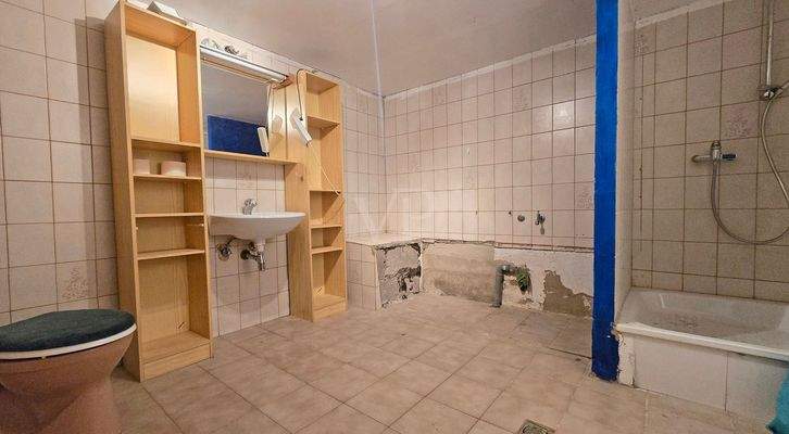 HWR Raum mit potentiellem Gästebad