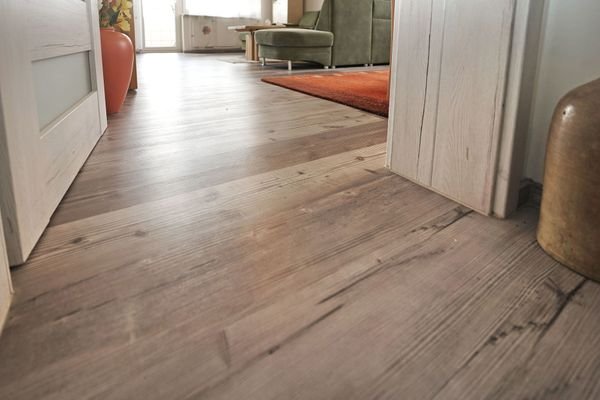 durchgängig verlegter Design-Vinyl Boden
