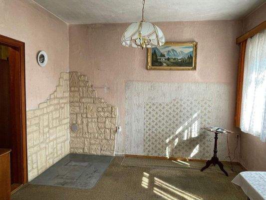 EG: Wohnzimmer mit Kaminanschluss