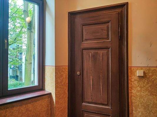 Abstellraum auf halber Treppe