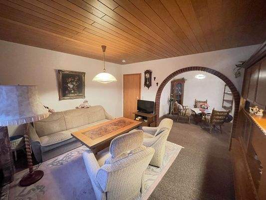 Wohn-/ Esszimmer EG-Wohnung