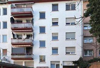 Blick auf die Hinterhausfassade