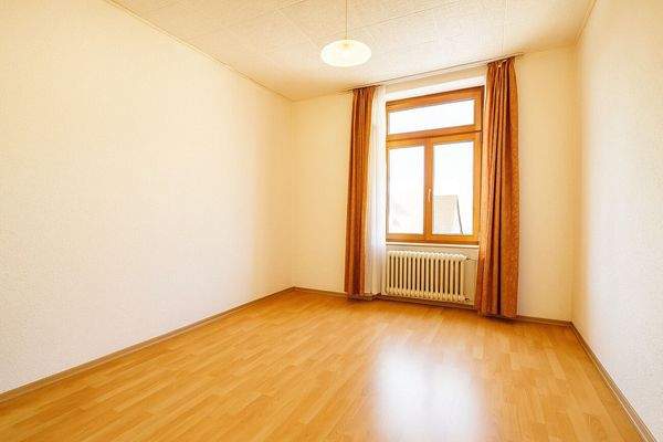 Schlafzimmer leergeräumt