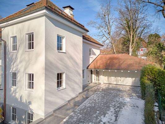 Hochklassige Villa mit Doppelgarage