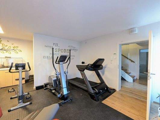 Praxis/Büro/Sport im UG