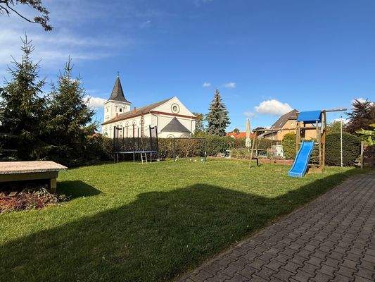 Großzügiger Garten