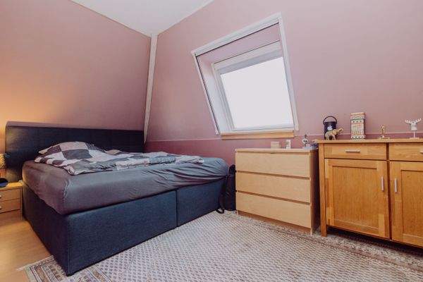 Kinderzimmer o. Büro