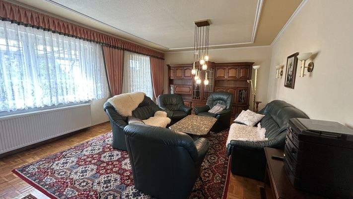 Großzügiges Wohnzimmer