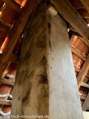 29-Schornsteinzug Spitzboden.JPG