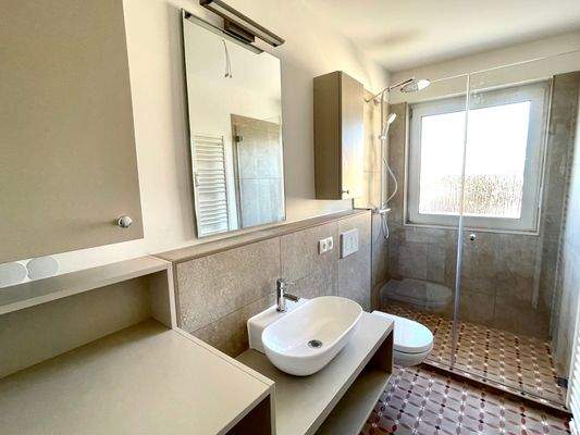 Schönes Bad zum Wohlfühlen!