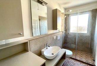 Schönes Bad zum Wohlfühlen!