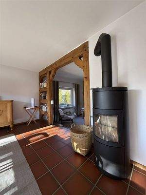 Blick vom Essbereich ins Kaminzimmer