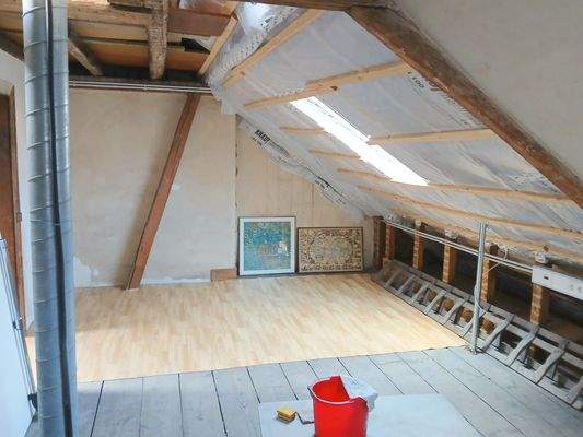 Dachboden (ausbaubar/umbaubar)
