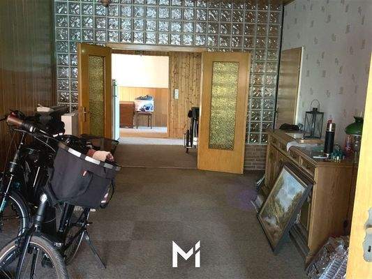 großzügige Diele Erdgeschoss