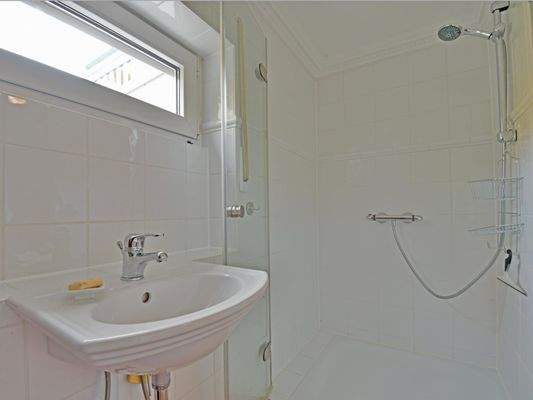 ... mit Dusche