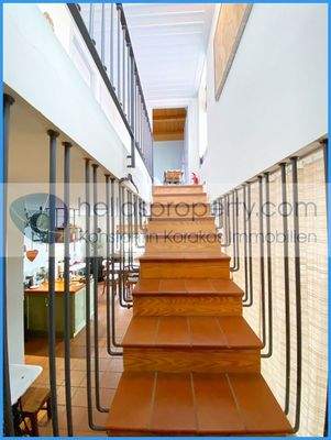 e85564cee5bb4341bd42009c88b978d1-original