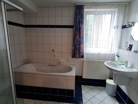 Badezimmer 1. Wohnung