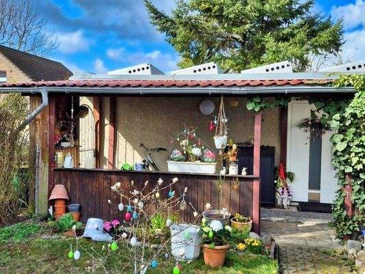 Anbau mit kleiner Wohnung