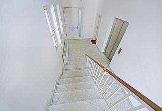 Hausflur / Treppenhaus im EG