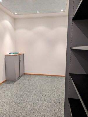 Lager/Büro/Verkaufsfläche