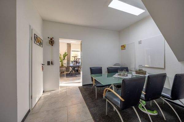 Flur mit Essbereich EG