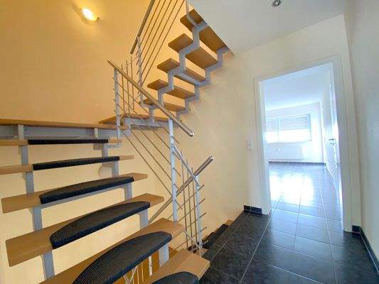 Treppenhaus_zur_Küche_EG.JPG