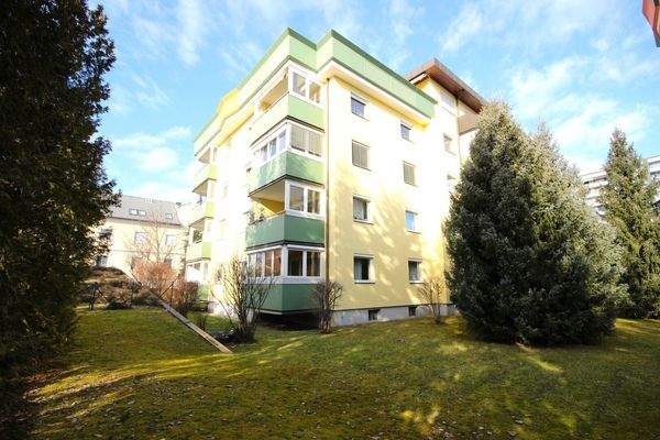 Schöne 2-Zi-Wohnung in Zentrumslage inkl. Tiefgaragenplatz