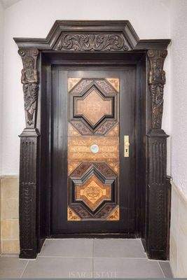 Erdgeschoss historische Tür