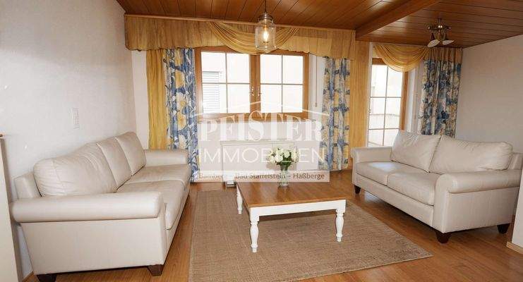 Wohnzimmer OG (KI generiert)