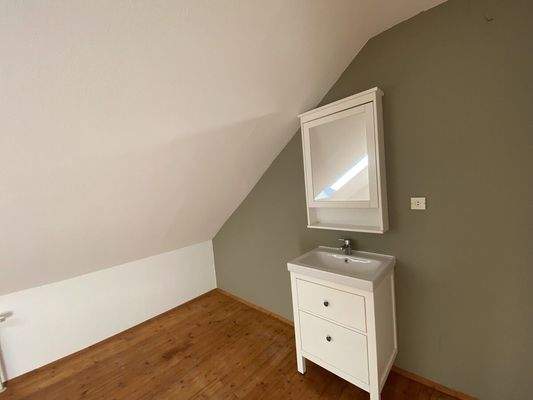 Schlafzimmer 3 mit Waschtisch