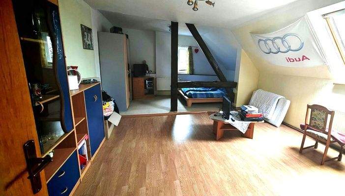 großes Zimmer OG.jpg