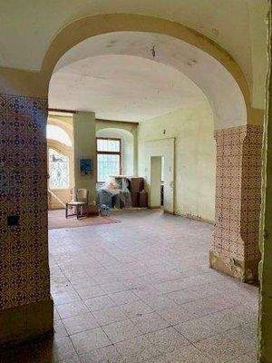 Deckenhöhe zwischen 3,55 und 4,35 Metern