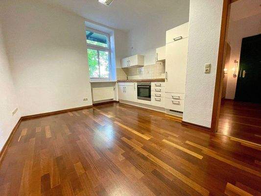 (Wohn)-Küche mit Blick in den Garten