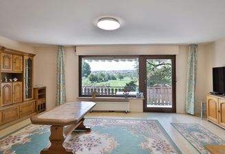 Helles, geräumiges Wohnzimmer