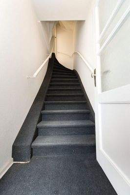 Treppenaufgang zur Wohnung 2