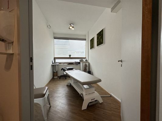 Behandlungszimmer 1