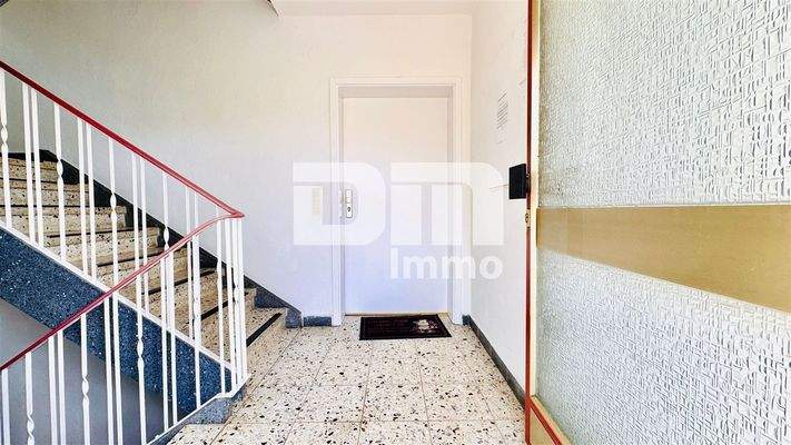 Haupteingang Treppenhaus