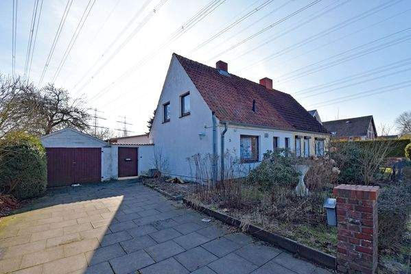 Altbestand mit Garage